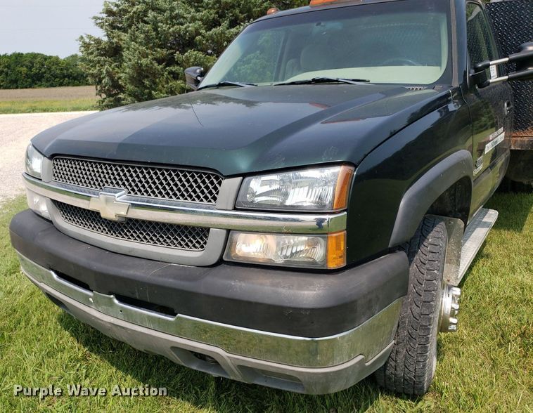 image for item DP8066 2003 Chevrolet 3500  utility bed pickup truck