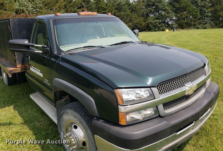 image for item DP8066 2003 Chevrolet 3500  utility bed pickup truck