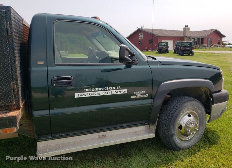 image for item DP8066 2003 Chevrolet 3500  utility bed pickup truck
