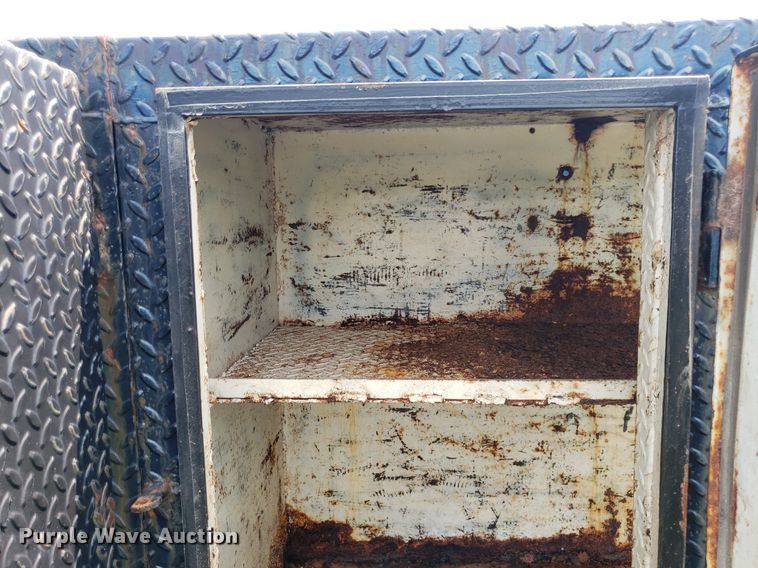 image for item DP8066 2003 Chevrolet 3500  utility bed pickup truck