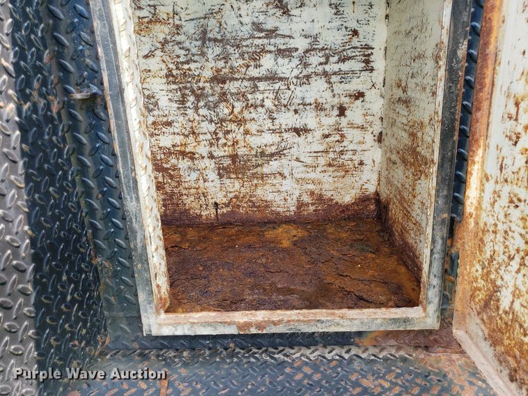 image for item DP8066 2003 Chevrolet 3500  utility bed pickup truck