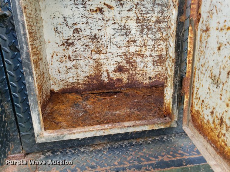 image for item DP8066 2003 Chevrolet 3500  utility bed pickup truck