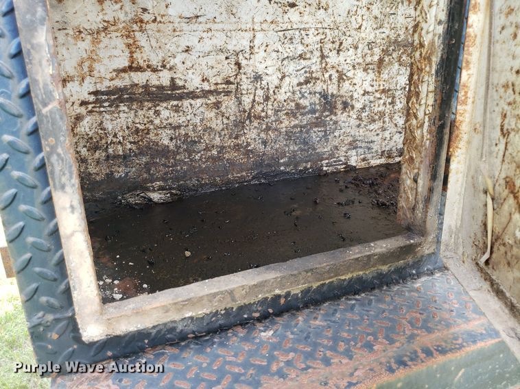 image for item DP8066 2003 Chevrolet 3500  utility bed pickup truck