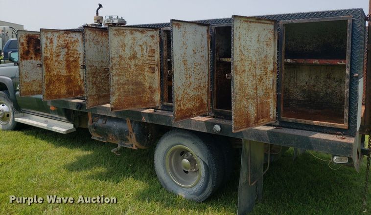 image for item DP8066 2003 Chevrolet 3500  utility bed pickup truck