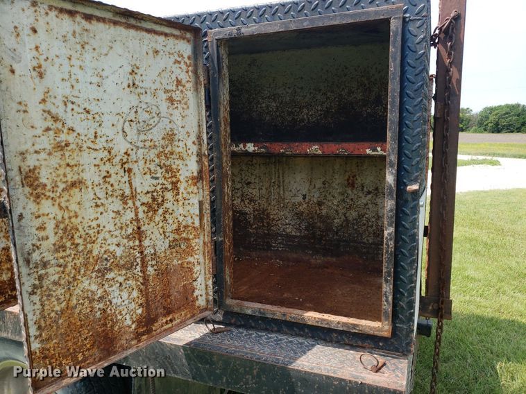 image for item DP8066 2003 Chevrolet 3500  utility bed pickup truck