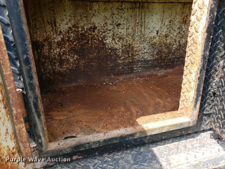 image for item DP8066 2003 Chevrolet 3500  utility bed pickup truck