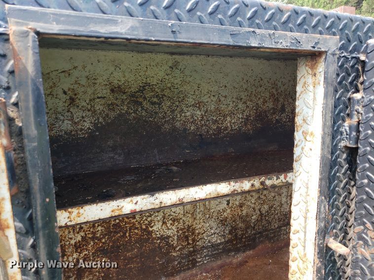 image for item DP8066 2003 Chevrolet 3500  utility bed pickup truck