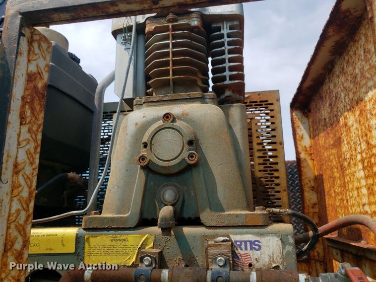 image for item DP8066 2003 Chevrolet 3500  utility bed pickup truck