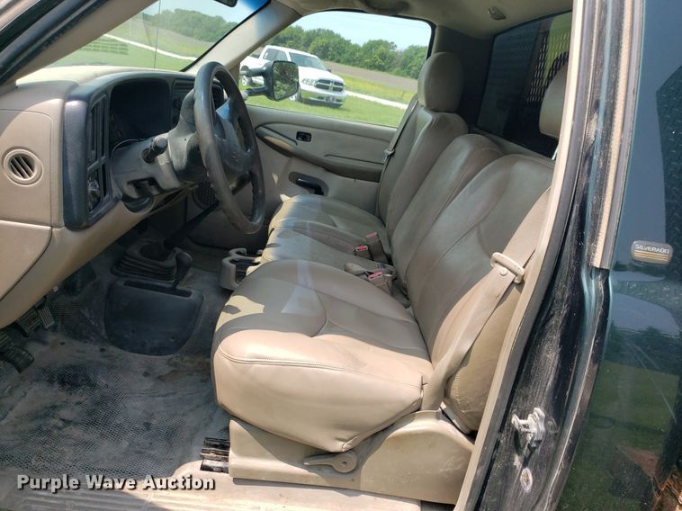 image for item DP8066 2003 Chevrolet 3500  utility bed pickup truck