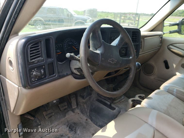 image for item DP8066 2003 Chevrolet 3500  utility bed pickup truck