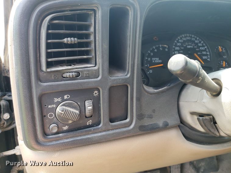 image for item DP8066 2003 Chevrolet 3500  utility bed pickup truck