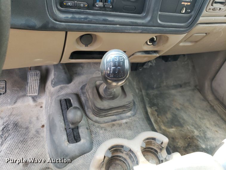 image for item DP8066 2003 Chevrolet 3500  utility bed pickup truck