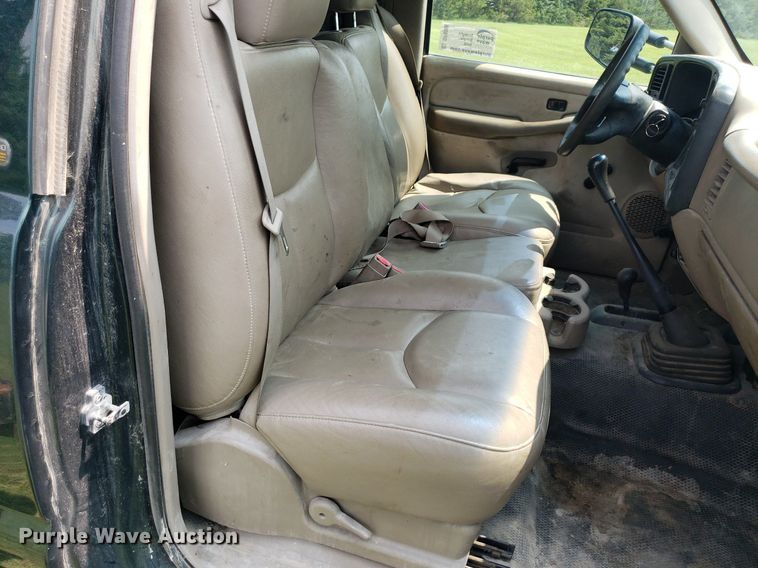 image for item DP8066 2003 Chevrolet 3500  utility bed pickup truck