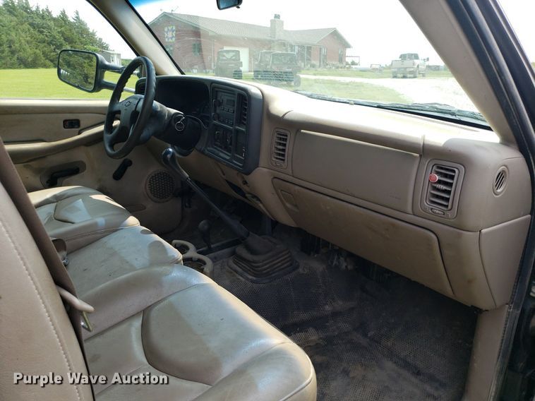 image for item DP8066 2003 Chevrolet 3500  utility bed pickup truck