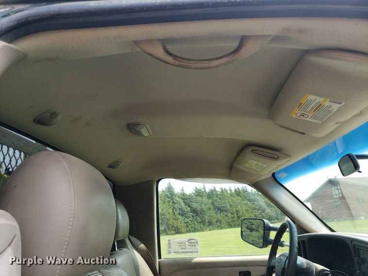 image for item DP8066 2003 Chevrolet 3500  utility bed pickup truck