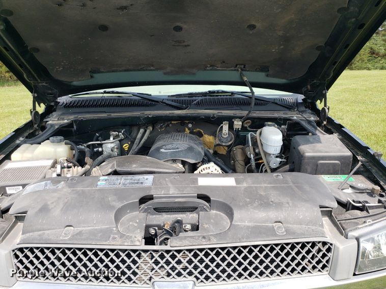 image for item DP8066 2003 Chevrolet 3500  utility bed pickup truck