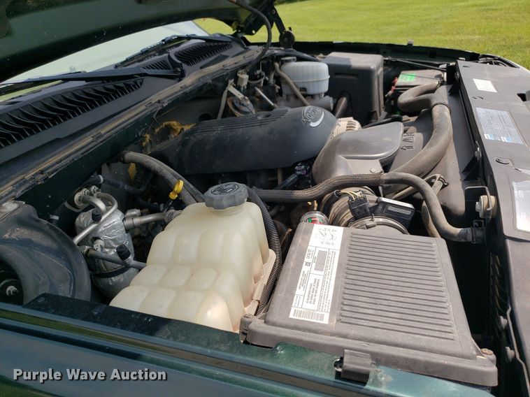 image for item DP8066 2003 Chevrolet 3500  utility bed pickup truck