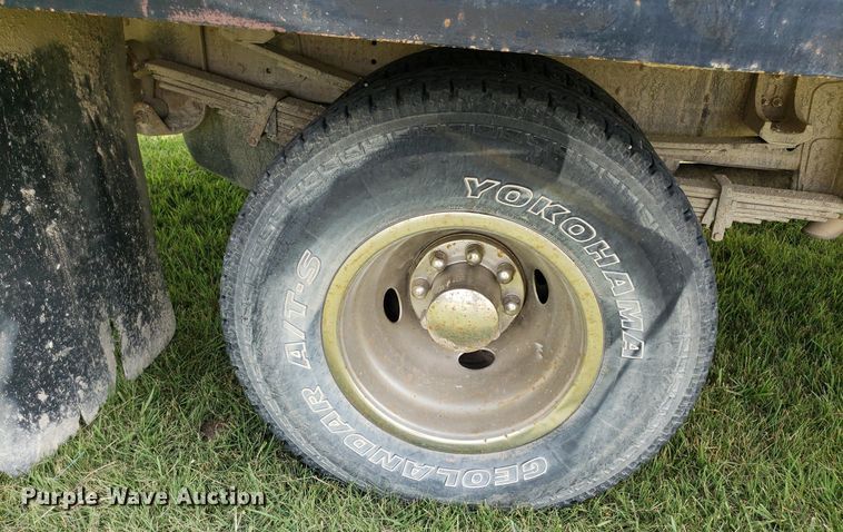 image for item DP8066 2003 Chevrolet 3500  utility bed pickup truck