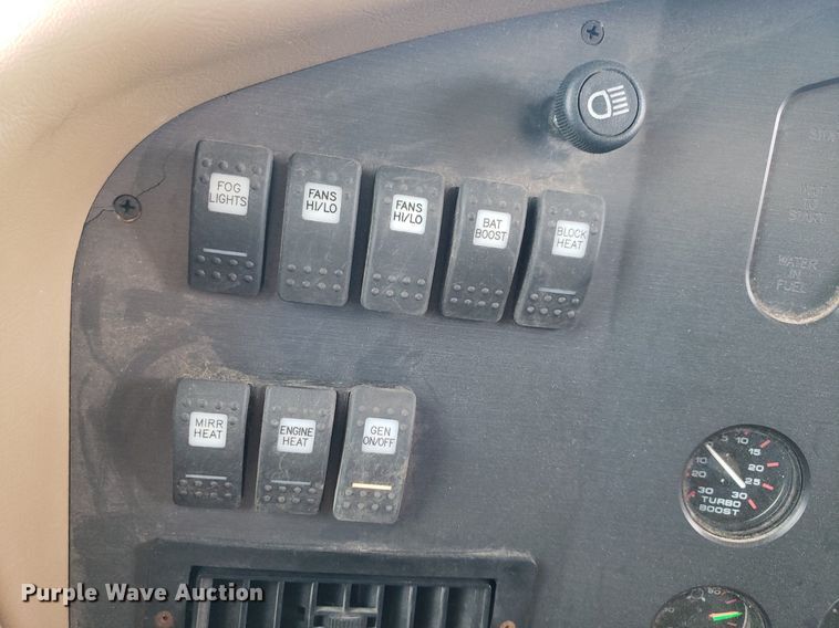 image for item DP8067 2001 Monaco Dynasty Coach  RV