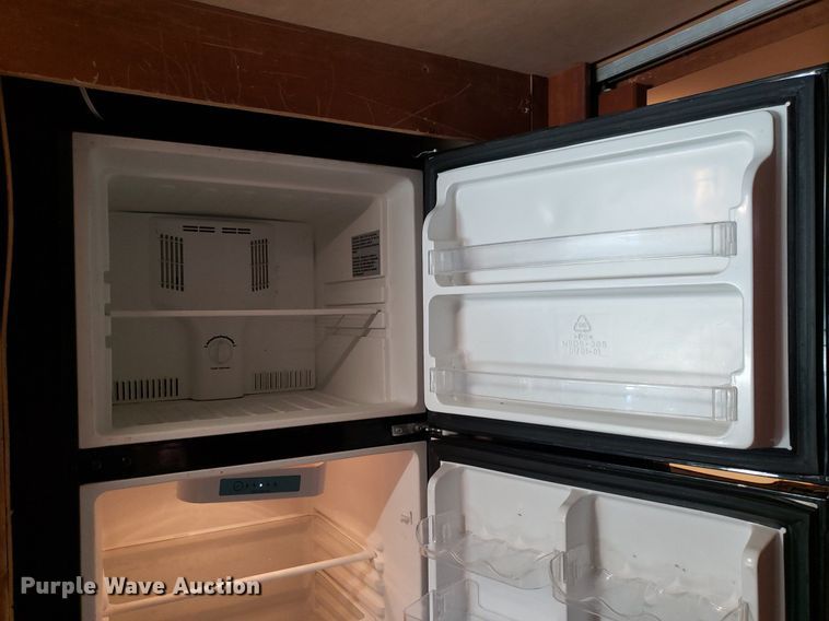 image for item DP8067 2001 Monaco Dynasty Coach  RV