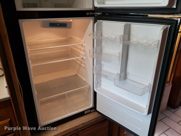 image for item DP8067 2001 Monaco Dynasty Coach  RV