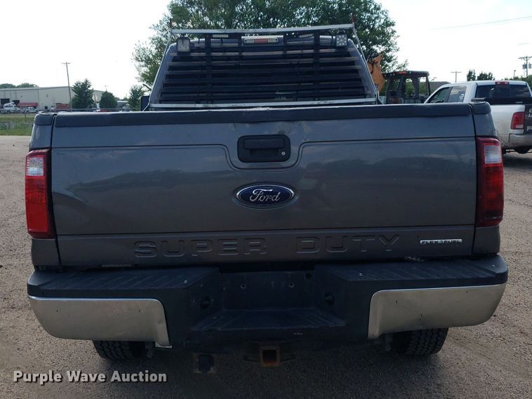 image for item DP8076 2013 Ford F350 Super Duty XLT  Crew Cab pickup truck