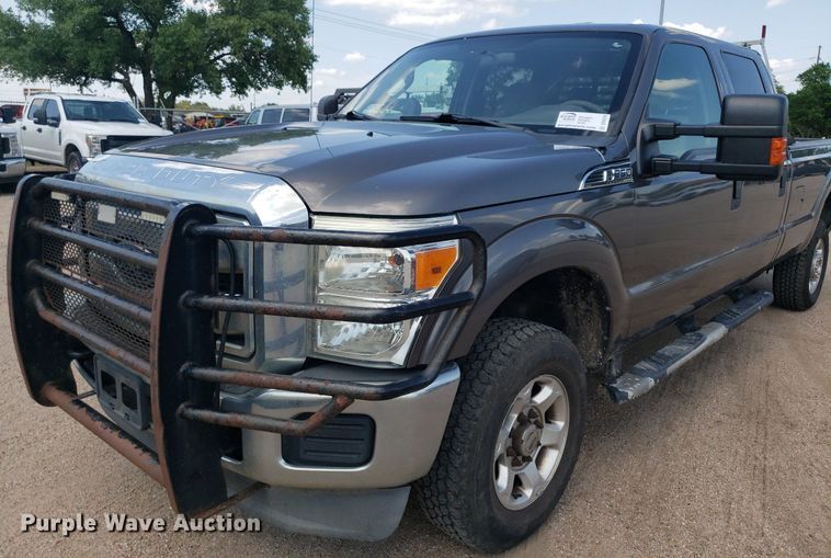 image for item DP8076 2013 Ford F350 Super Duty XLT  Crew Cab pickup truck