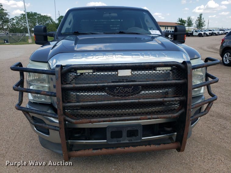 image for item DP8076 2013 Ford F350 Super Duty XLT  Crew Cab pickup truck