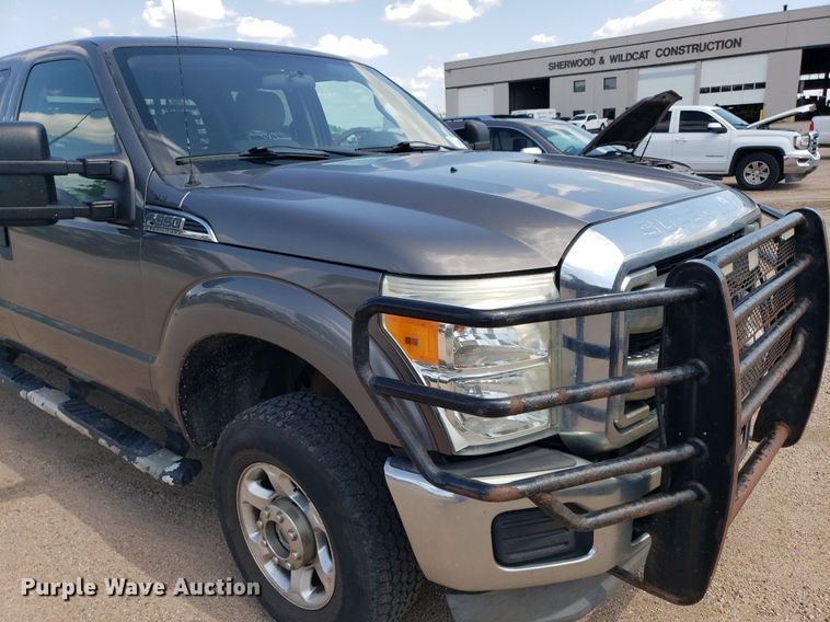 image for item DP8076 2013 Ford F350 Super Duty XLT  Crew Cab pickup truck