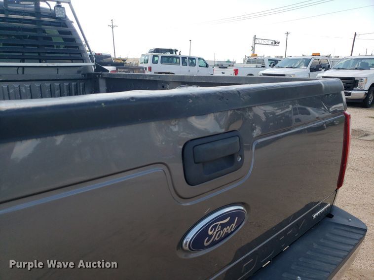 image for item DP8076 2013 Ford F350 Super Duty XLT  Crew Cab pickup truck