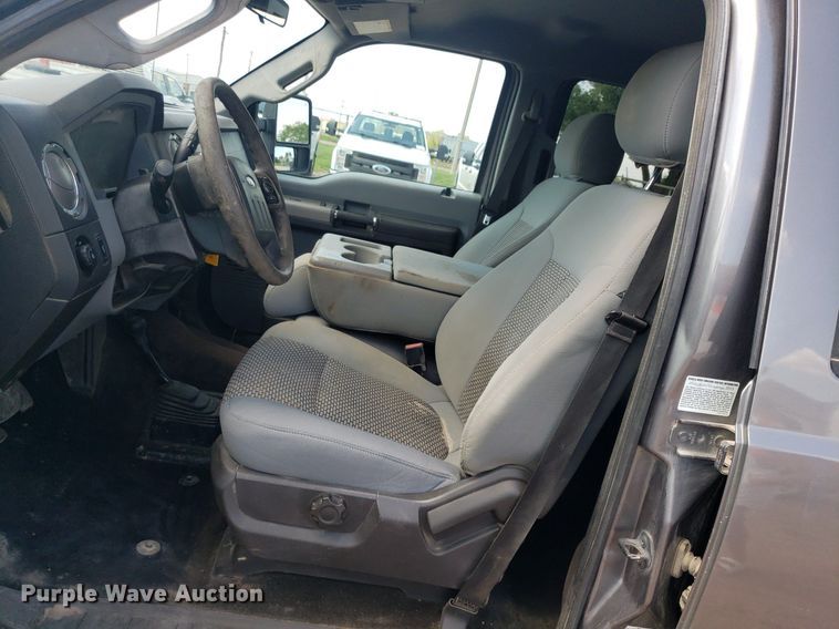 image for item DP8076 2013 Ford F350 Super Duty XLT  Crew Cab pickup truck