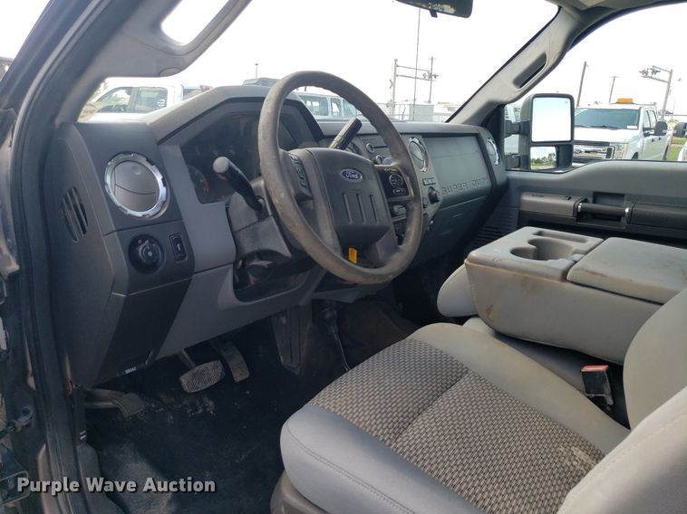 image for item DP8076 2013 Ford F350 Super Duty XLT  Crew Cab pickup truck