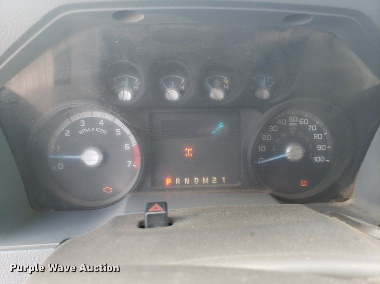 image for item DP8076 2013 Ford F350 Super Duty XLT  Crew Cab pickup truck