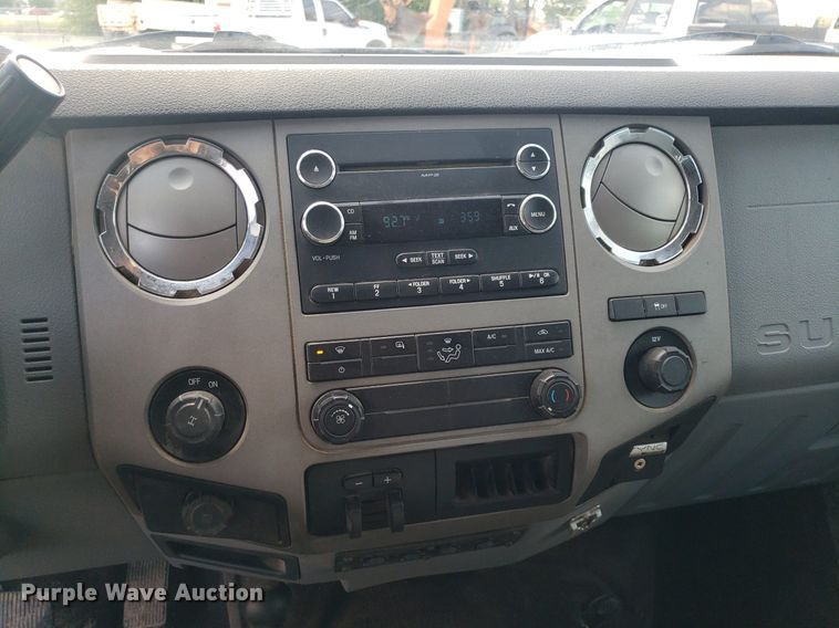 image for item DP8076 2013 Ford F350 Super Duty XLT  Crew Cab pickup truck