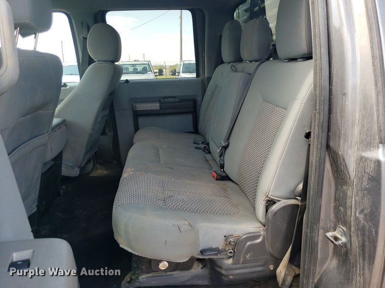 image for item DP8076 2013 Ford F350 Super Duty XLT  Crew Cab pickup truck