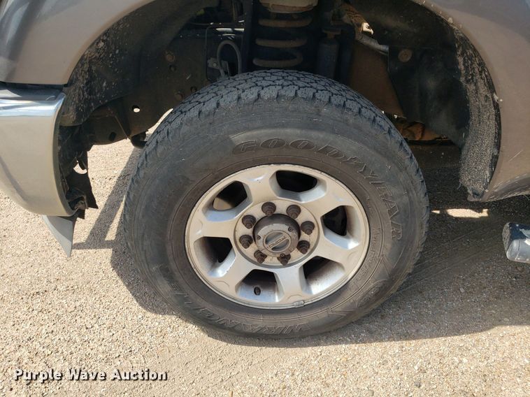 image for item DP8076 2013 Ford F350 Super Duty XLT  Crew Cab pickup truck