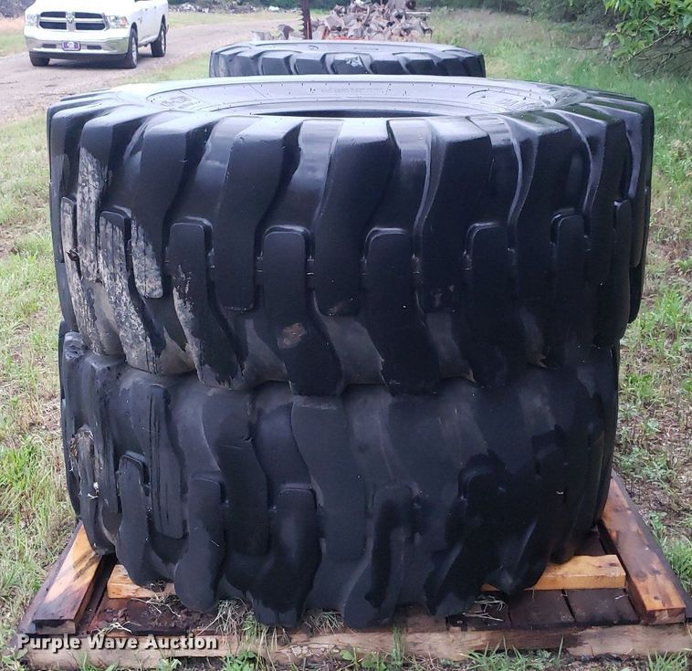 image for item DP8079 (4) 23.5-25 tires