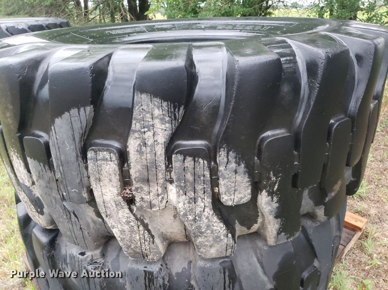 image for item DP8079 (4) 23.5-25 tires