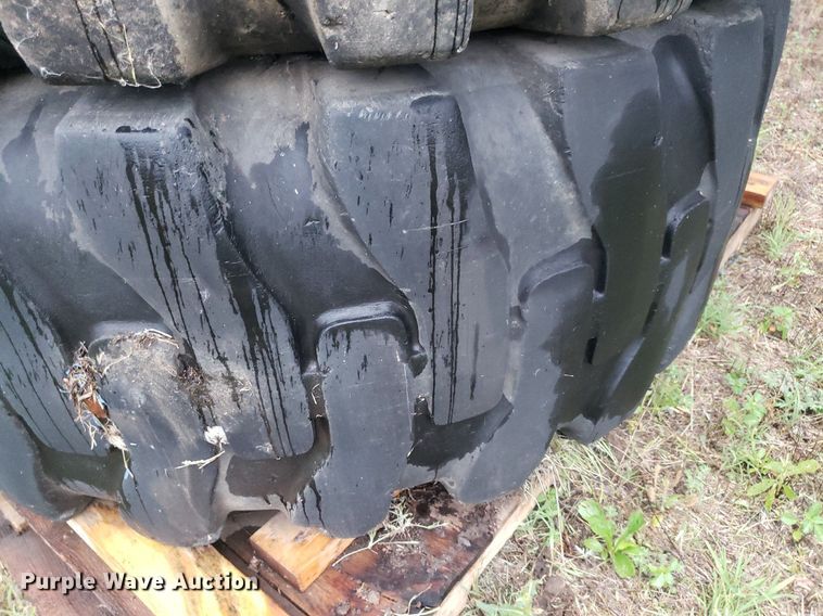 image for item DP8079 (4) 23.5-25 tires