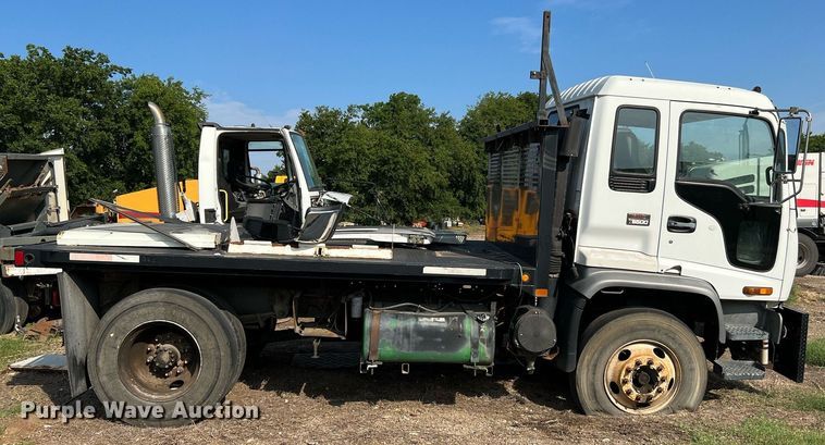 image for item DQ2085 2002 GMC T6500  flatbed truck