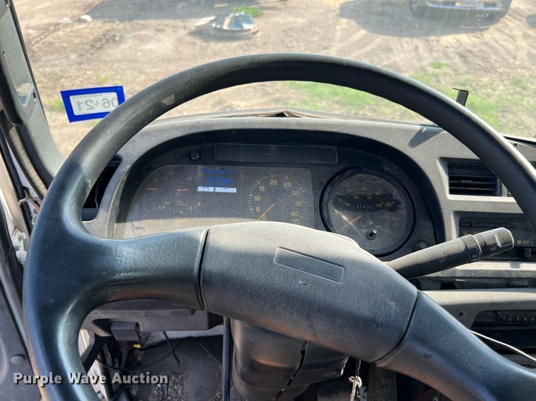 image for item DQ2085 2002 GMC T6500  flatbed truck