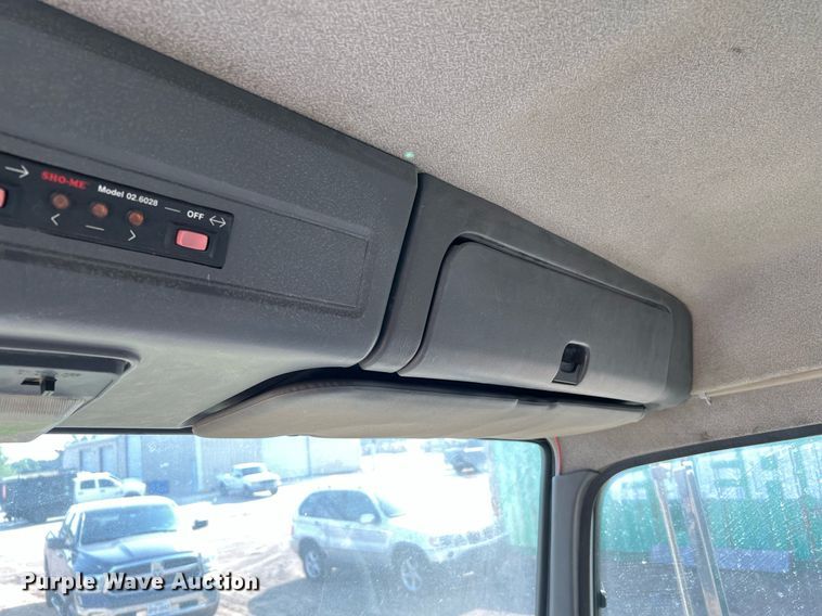 image for item DQ2085 2002 GMC T6500  flatbed truck