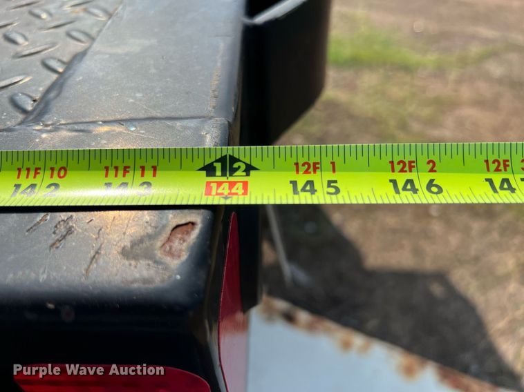 image for item DQ2085 2002 GMC T6500  flatbed truck