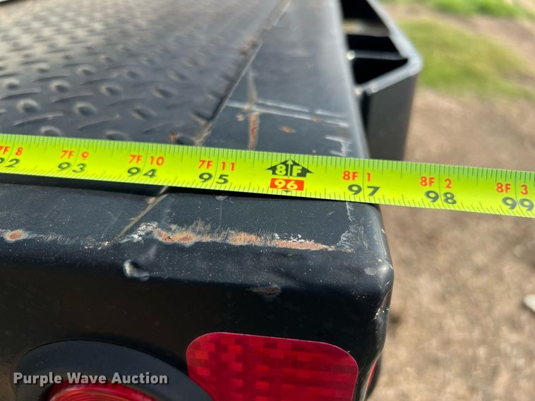 image for item DQ2085 2002 GMC T6500  flatbed truck