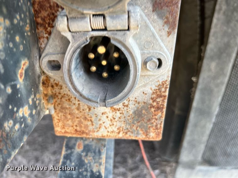 image for item DQ2085 2002 GMC T6500  flatbed truck