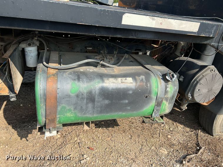 image for item DQ2085 2002 GMC T6500  flatbed truck