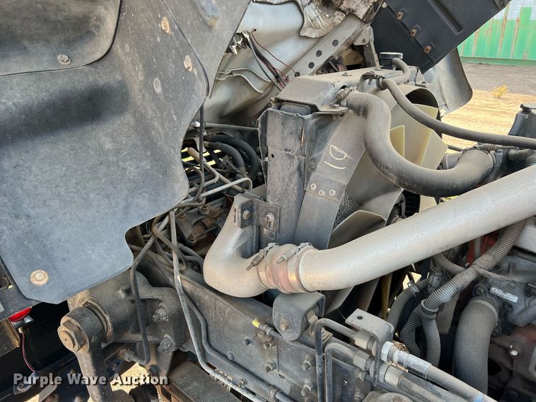 image for item DQ2085 2002 GMC T6500  flatbed truck