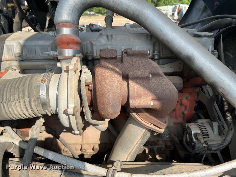 image for item DQ2085 2002 GMC T6500  flatbed truck