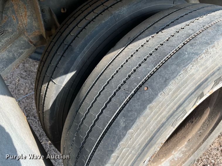 image for item DQ2085 2002 GMC T6500  flatbed truck