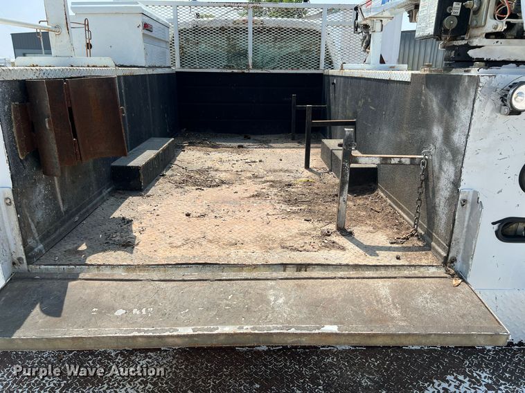 image for item DQ2110 2010 Ford F550  SuperCab utility / service truck